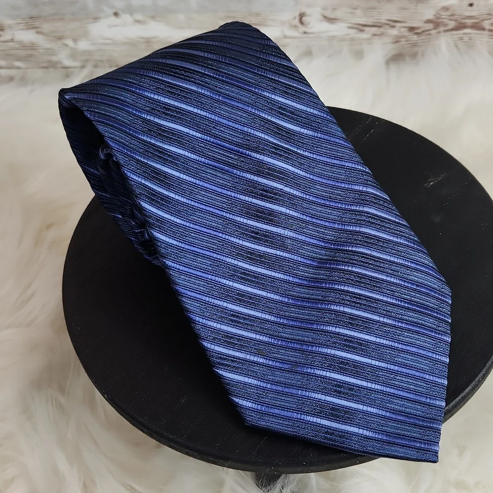 Mens Claiborne Neck Tie, Blue diagonal  stripe,100% All Imported Silk, Hand sewn